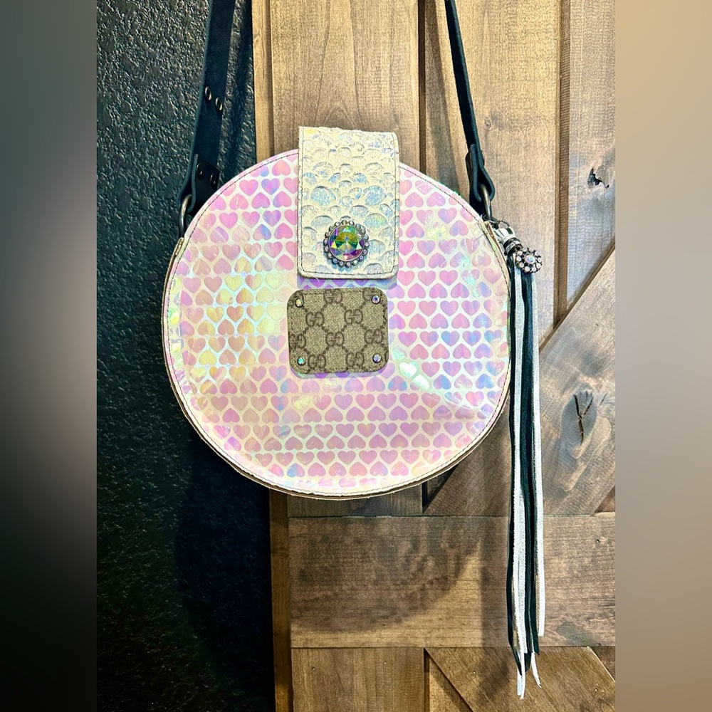 EUC Keep It Gypsy Round Hologram Hearts White Bag